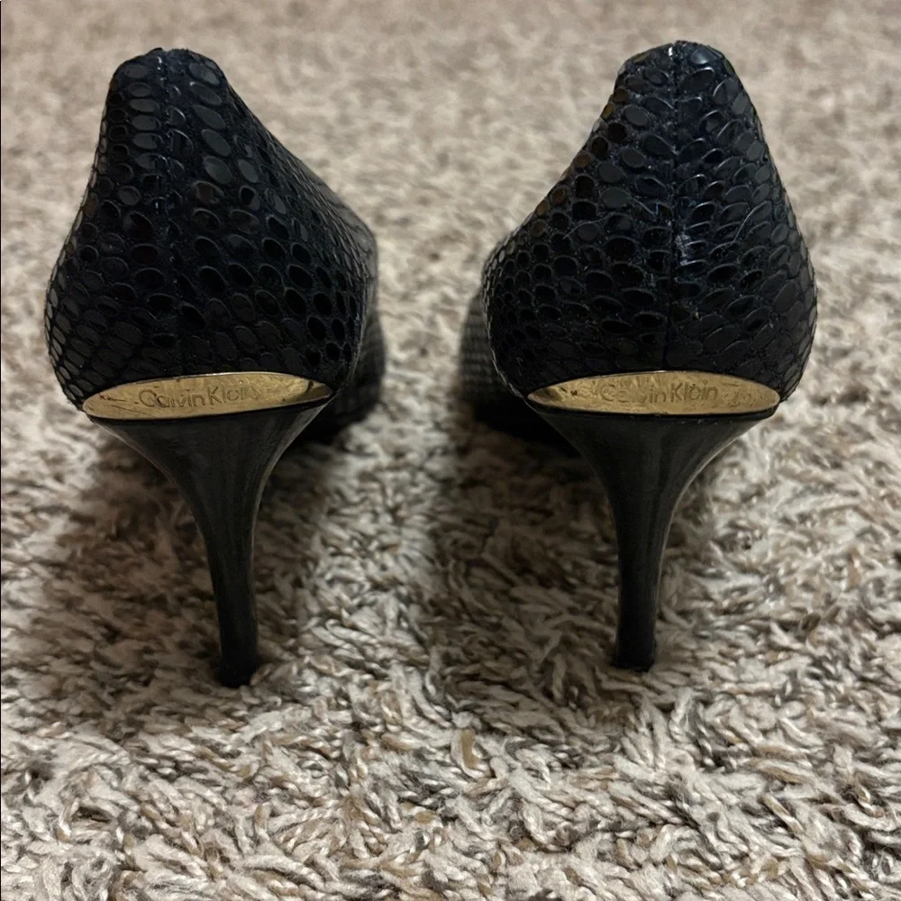 Calvin Klein Gayle 7.5 Elegant Black Women's Heels Pumps Snakeskin Patent Style